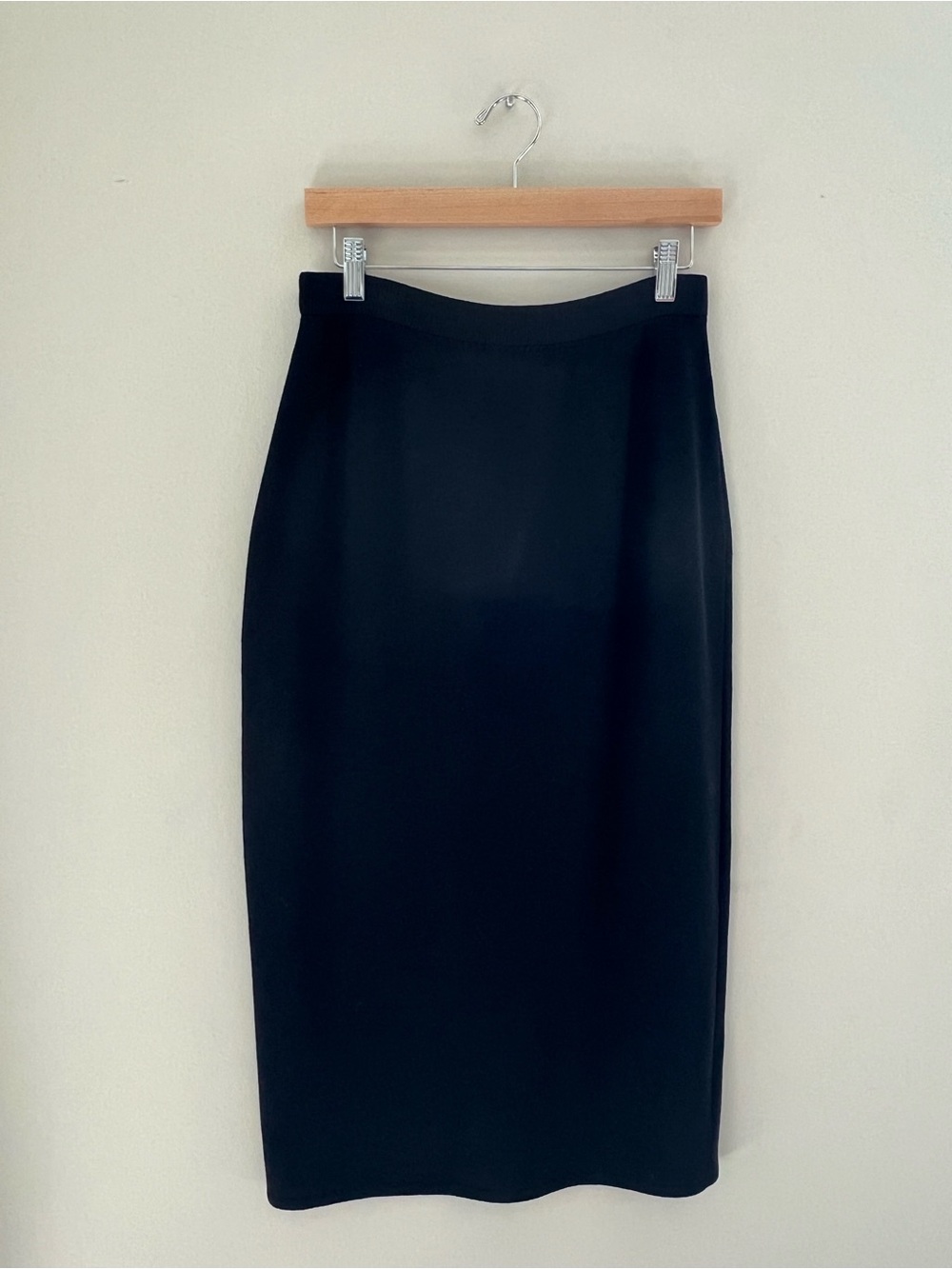St John Basics Black Santana Knit Skirt Size 6 Midi Slit Back Classic Kennedy
